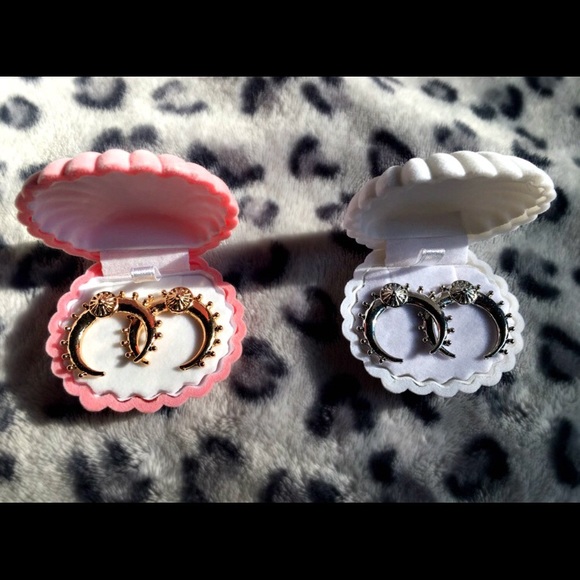 Gold Crescent Moon Earrings - Picture 5 of 5